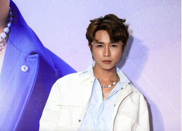 Tăng Duy T&acirc;n "Cắt đ&ocirc;i nỗi sầu" trong Đại nhạc hội Kpop Festival Open Air- Ảnh 2.