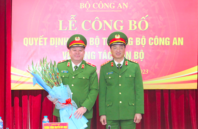 Công bố quyết định của Bộ trưởng Bộ Công an về công tác cán bộ- Ảnh 1.
