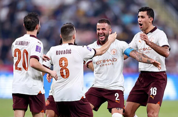 FIFA cấm ba cầu thủ Man City tham dự chung kết Club World Cup- Ảnh 1.