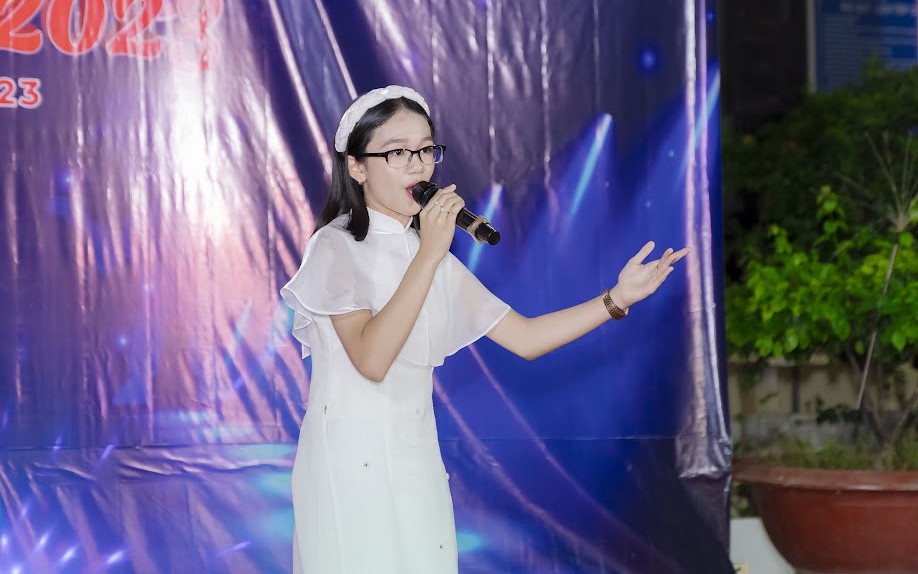 Nguyễn Minh Thư - Dấu ấn khó quên trong đêm giao lưu tại Trường Dân tộc nội trú Tây Ninh