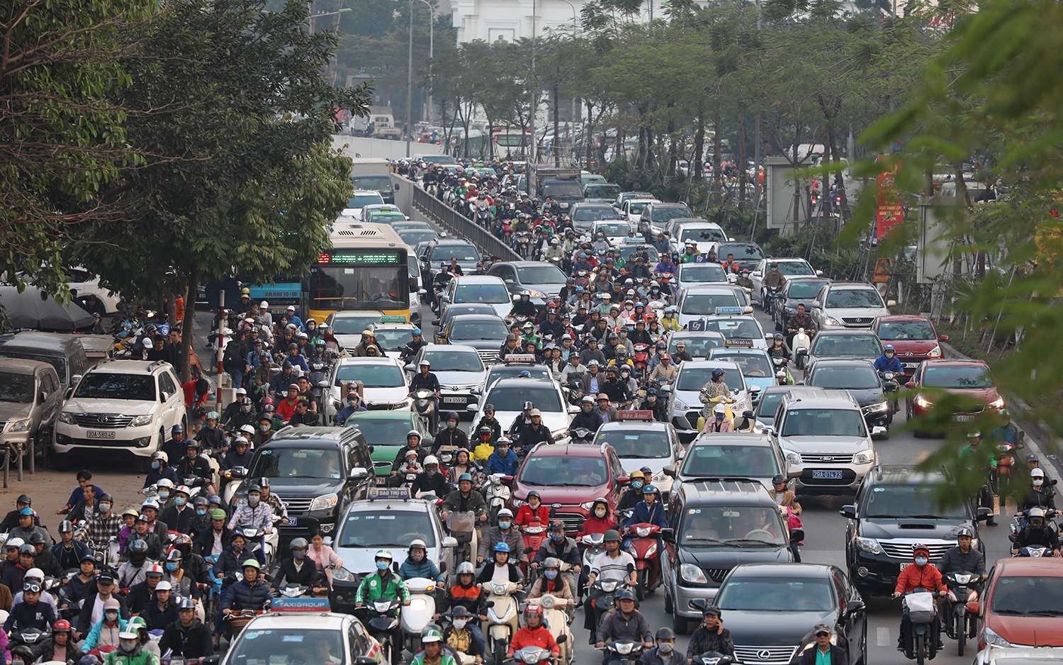 Mức thu phí sử dụng đường bộ mới áp dụng từ 1-2-2024
