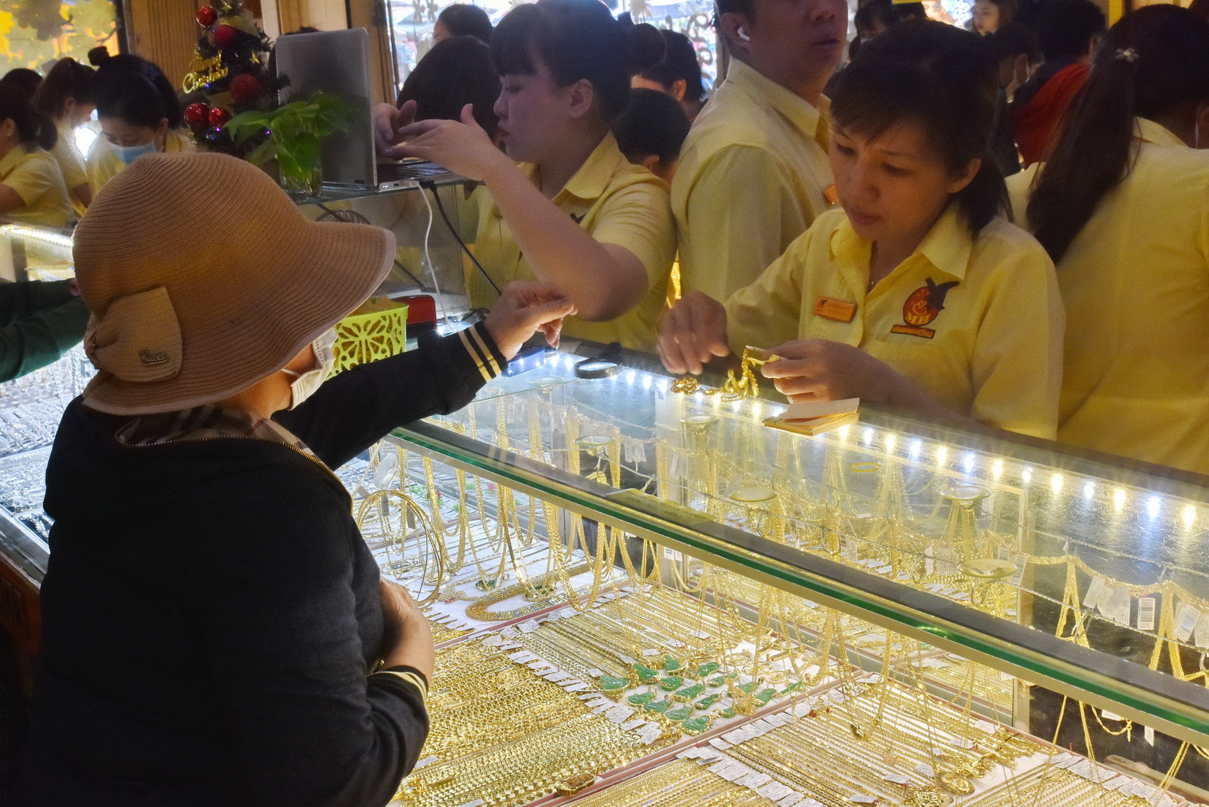 Giá vàng hôm nay, 20-12: Tiếp tục bật tăng- Ảnh 1.