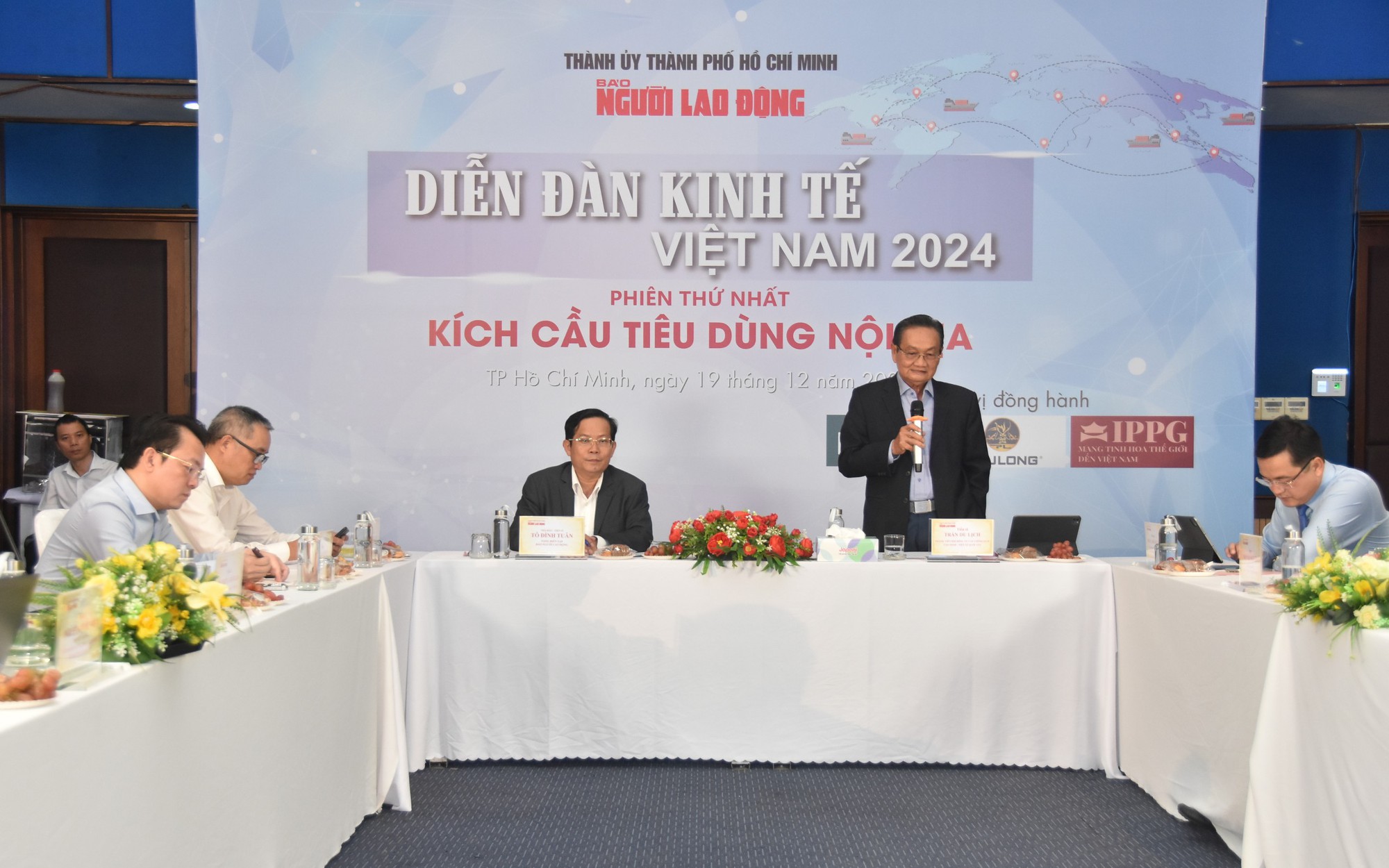 Diễn đàn Kinh tế Việt Nam 2024: Đẩy mạnh giảm thuế để kích cầu