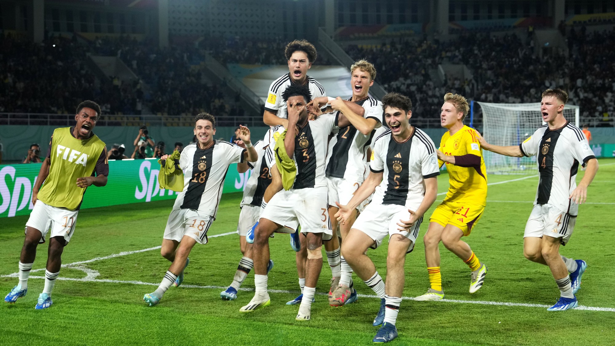 U17 Đức v&ocirc; địch World Cup, lập kỷ lục chưa từng c&oacute; ở ch&acirc;u &Acirc;u- Ảnh 3.