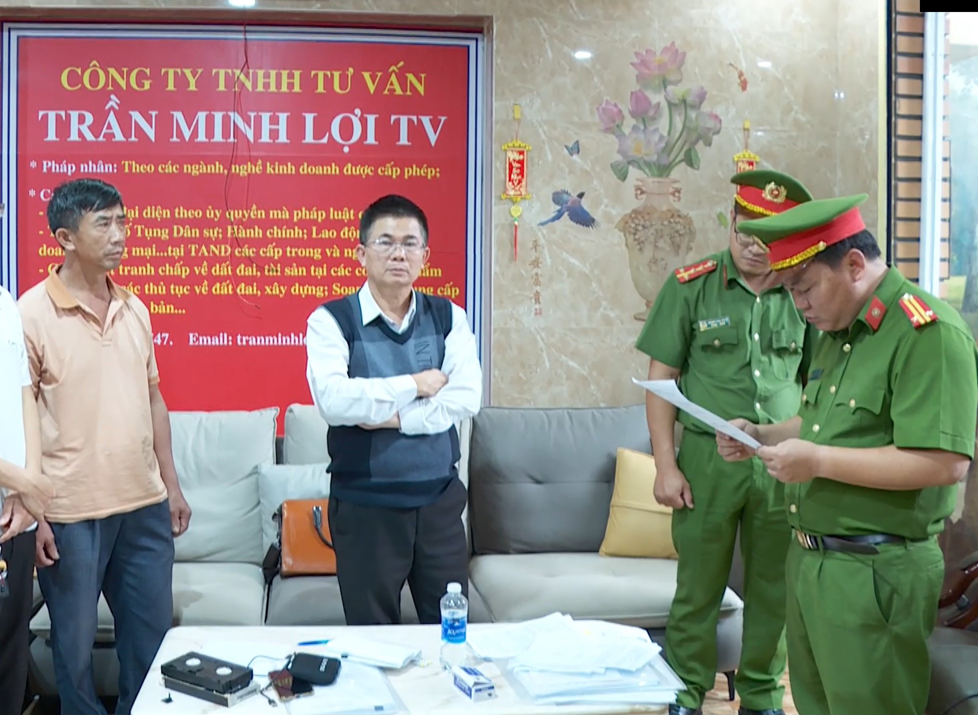 Đối tượng Trần Minh Lợi bị bắt v&igrave; h&agrave;nh vi vu khống, xuy&ecirc;n tạc - Ảnh 1.