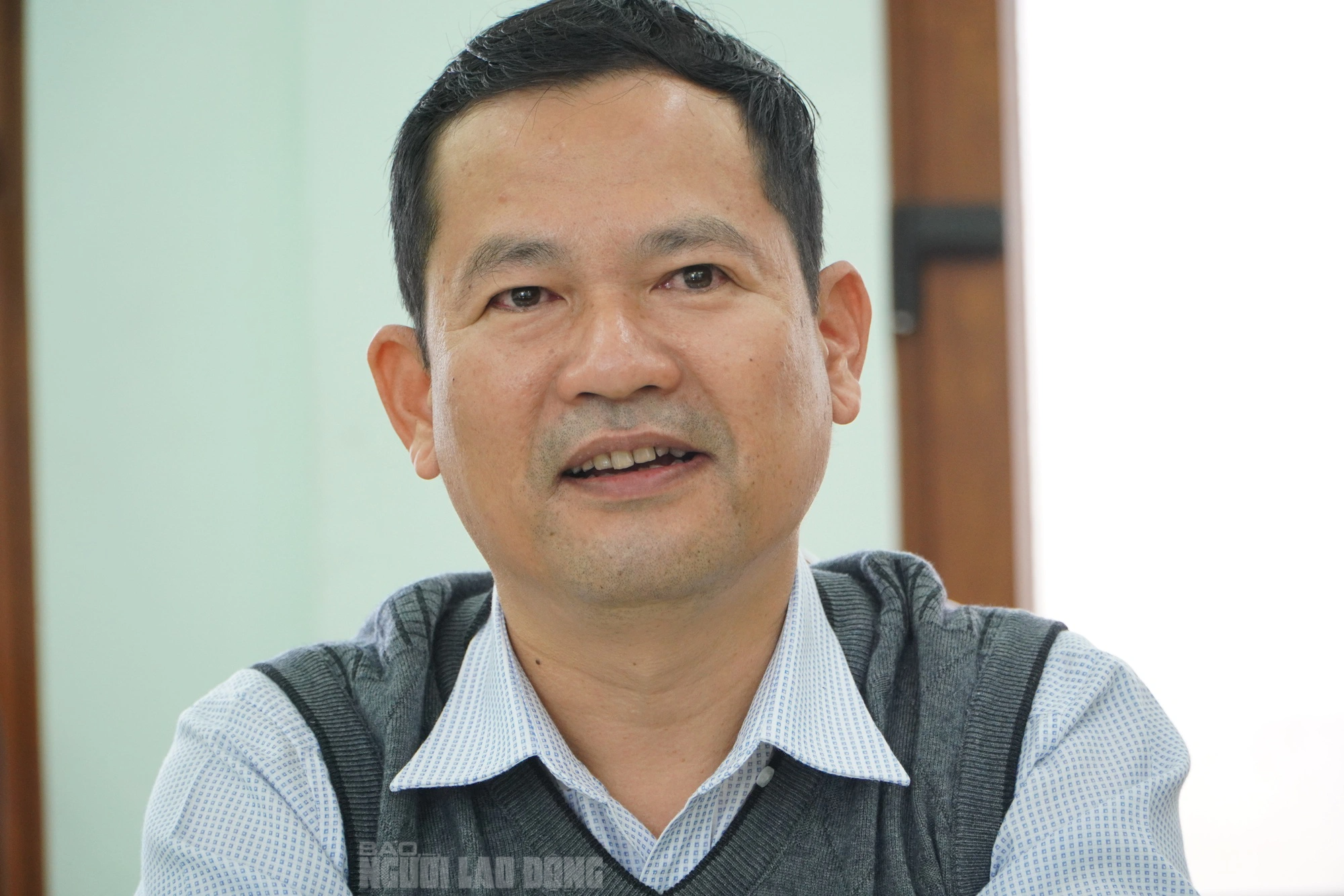 Chủ tịch huyện l&ecirc;n tiếng vụ gỗ lậu tr&ecirc;n đất trưởng ph&ograve;ng nội vụ ở Quảng Nam- Ảnh 1.