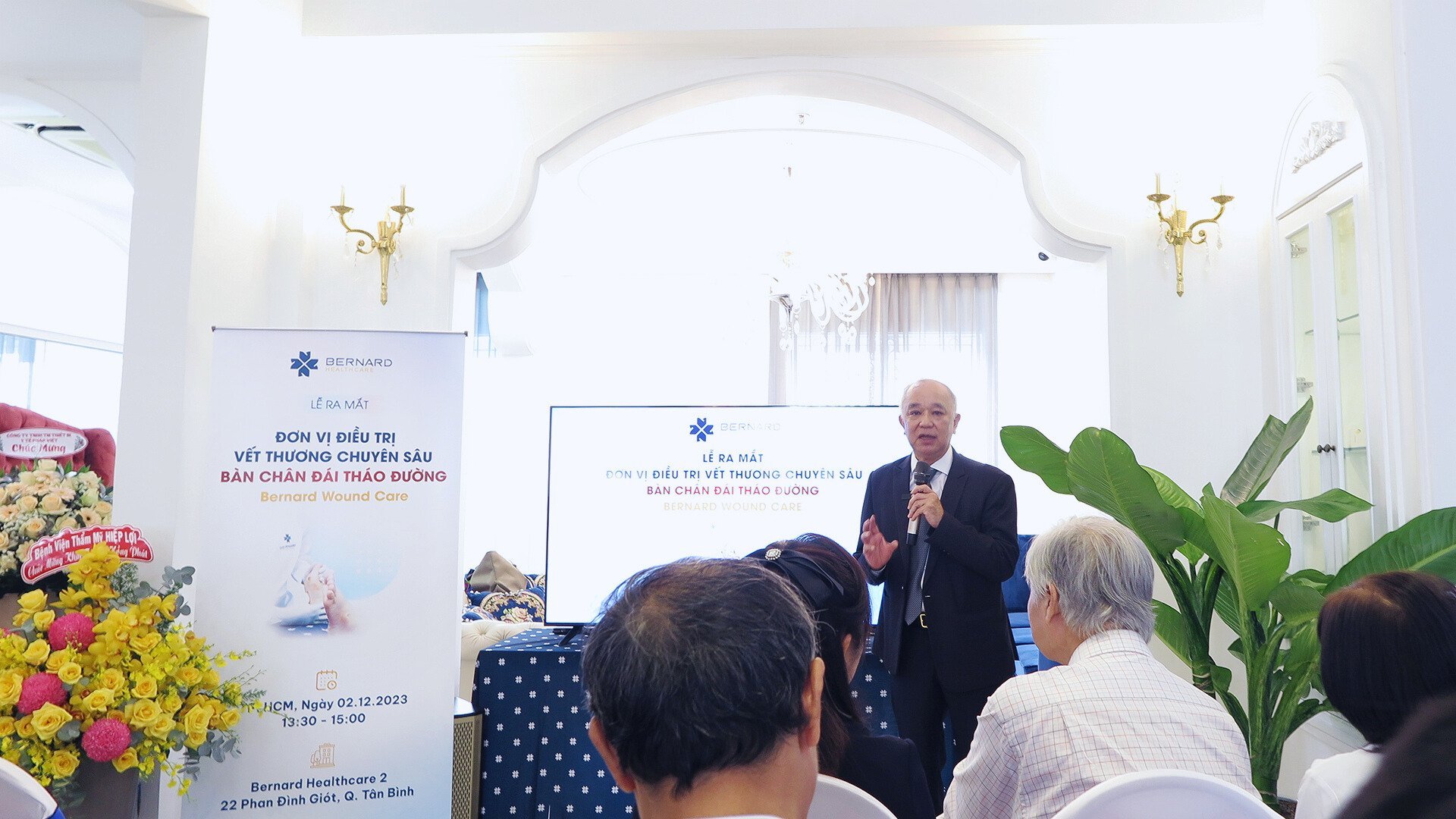 Ra mắt đơn vị điều trị chuy&ecirc;n s&acirc;u vết thương kh&oacute; l&agrave;nh, lo&eacute;t b&agrave;n ch&acirc;n do đ&aacute;i th&aacute;o đường- Ảnh 2.