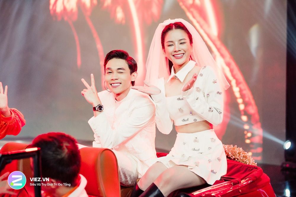 Những cặp đôi showbiz chia tay gây sốc năm 2023- Ảnh 4.