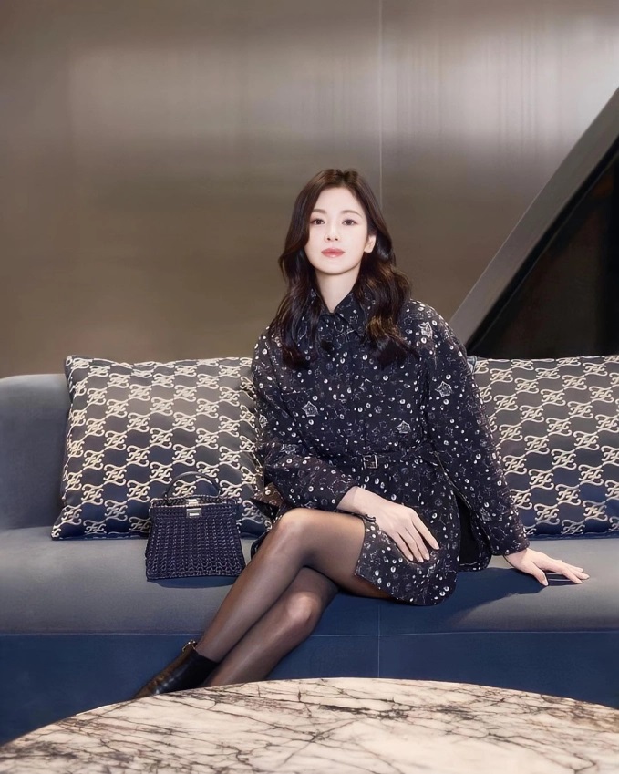 Song Hye Kyo khoe nhan sắc &ldquo;sang xịn&rdquo; d&ugrave; đ&atilde; U40- Ảnh 1.