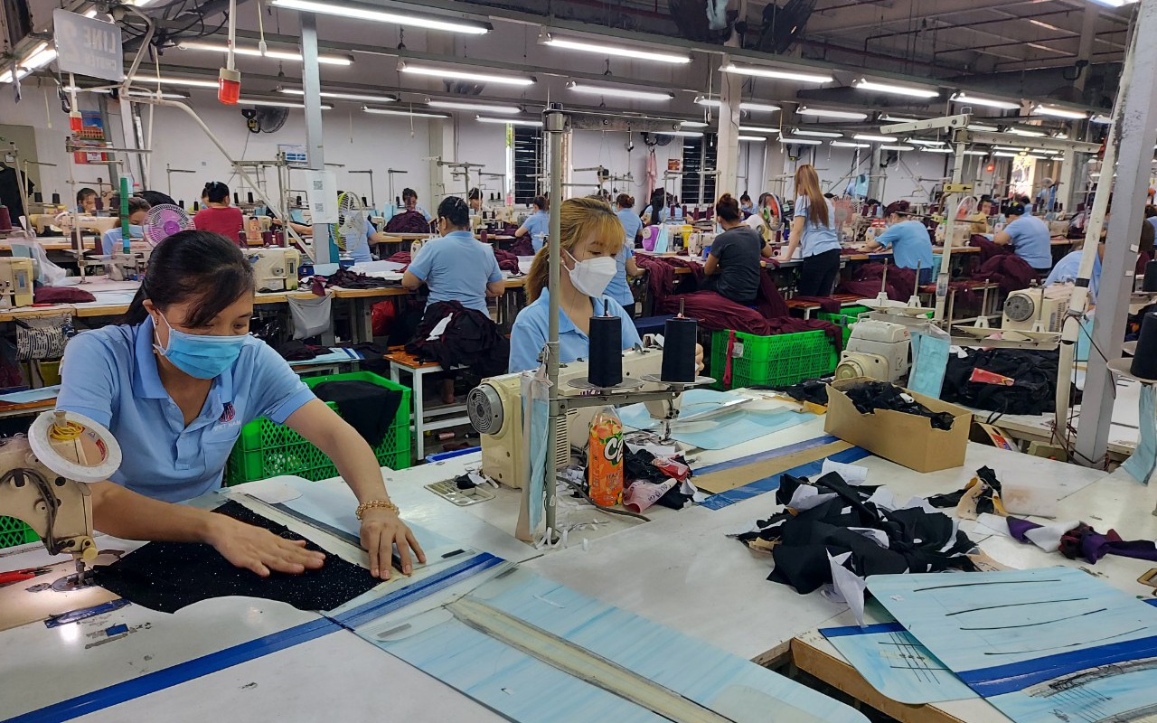 Lương tối thiểu tăng 6% nhưng lương thực tế chỉ tăng 0,7%