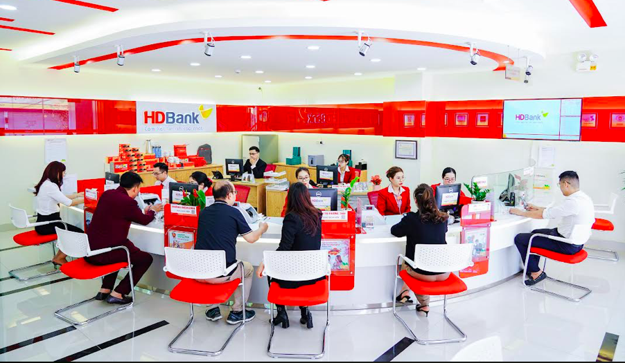 Bất ngờ về danh s&aacute;ch cổ đ&ocirc;ng lớn của c&aacute;c ng&acirc;n h&agrave;ng HDBank, OCB, MSB- Ảnh 1.