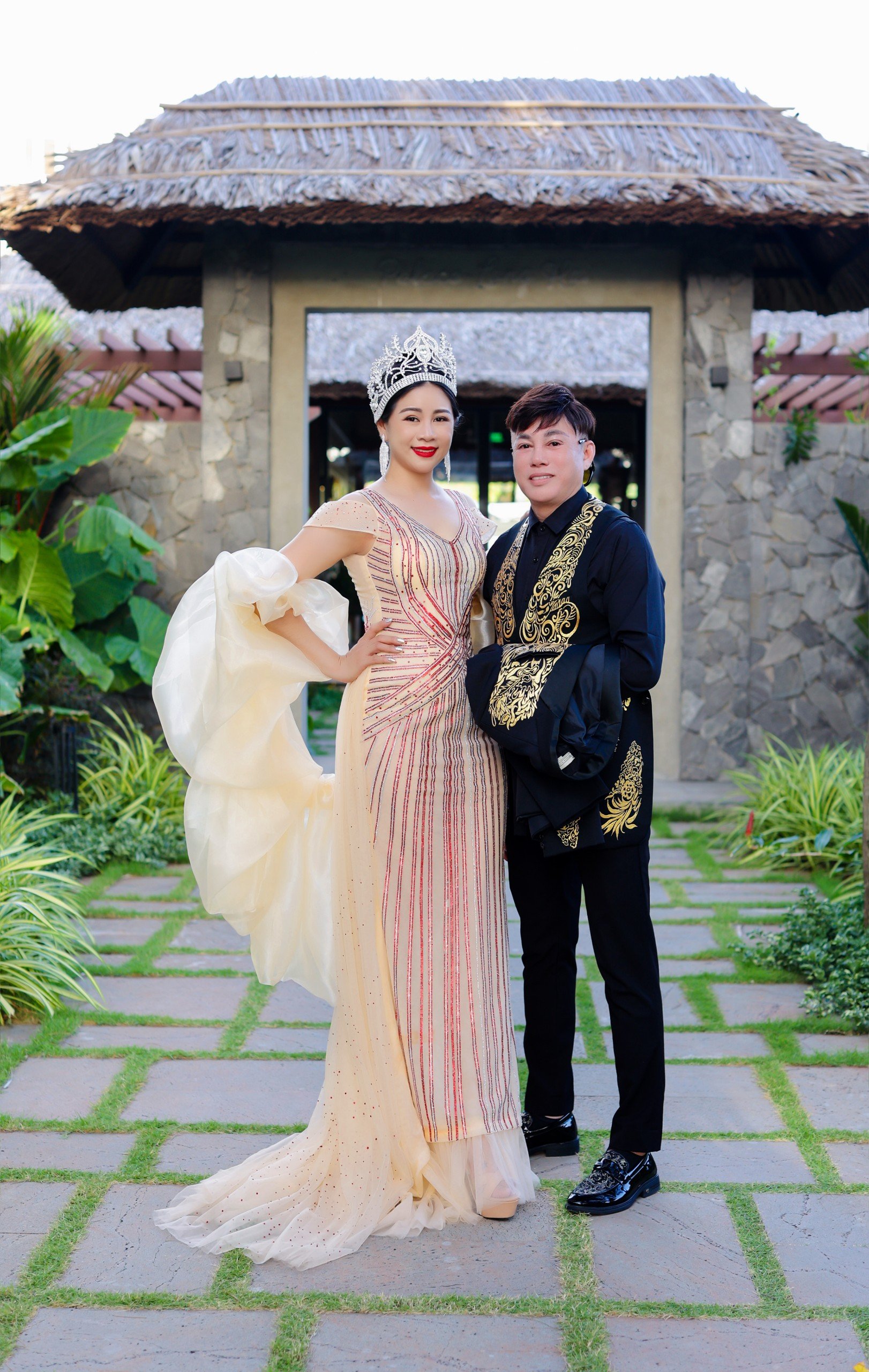 NTK Tommy Nguyễn hội ngộ Hoa hậu Hồng Linh trên "ghế nóng" giám khảo- Ảnh 5.