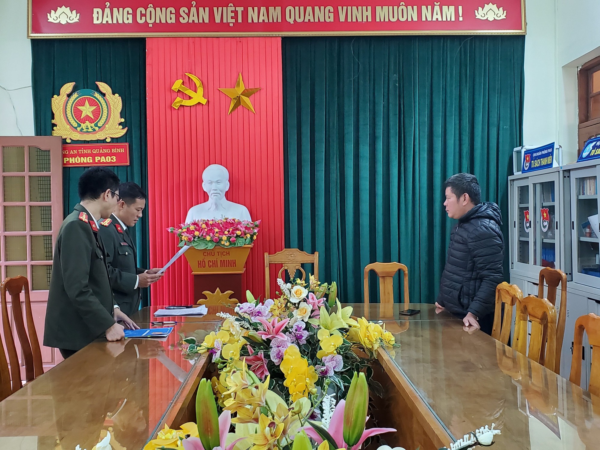 Bị xử phạt vì để lộ vị trí, địa điểm CSGT Quảng Bình kiểm tra nồng độ cồn- Ảnh 1.