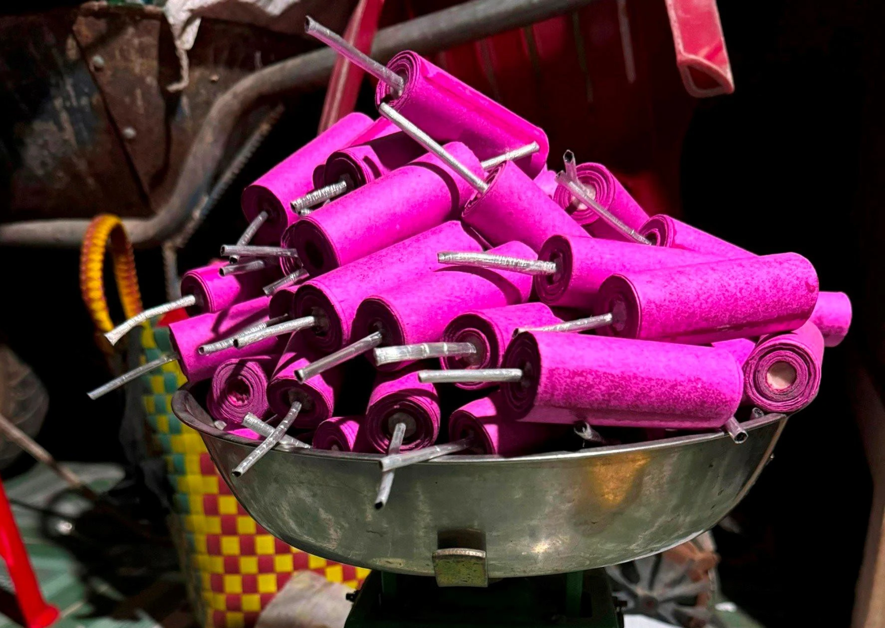 Cảnh b&aacute;o học sinh lập nh&oacute;m k&iacute;n tr&ecirc;n mạng để hướng dẫn chế tạo ph&aacute;o nổ- Ảnh 1.