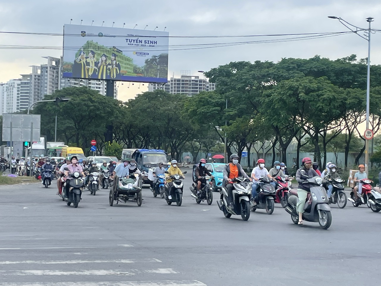 Đ&oacute;ng n&uacute;t giao Nguyễn Văn Linh &ndash; Nguyễn Hữu Thọ, người d&acirc;n đi lại ra sao?- Ảnh 1.