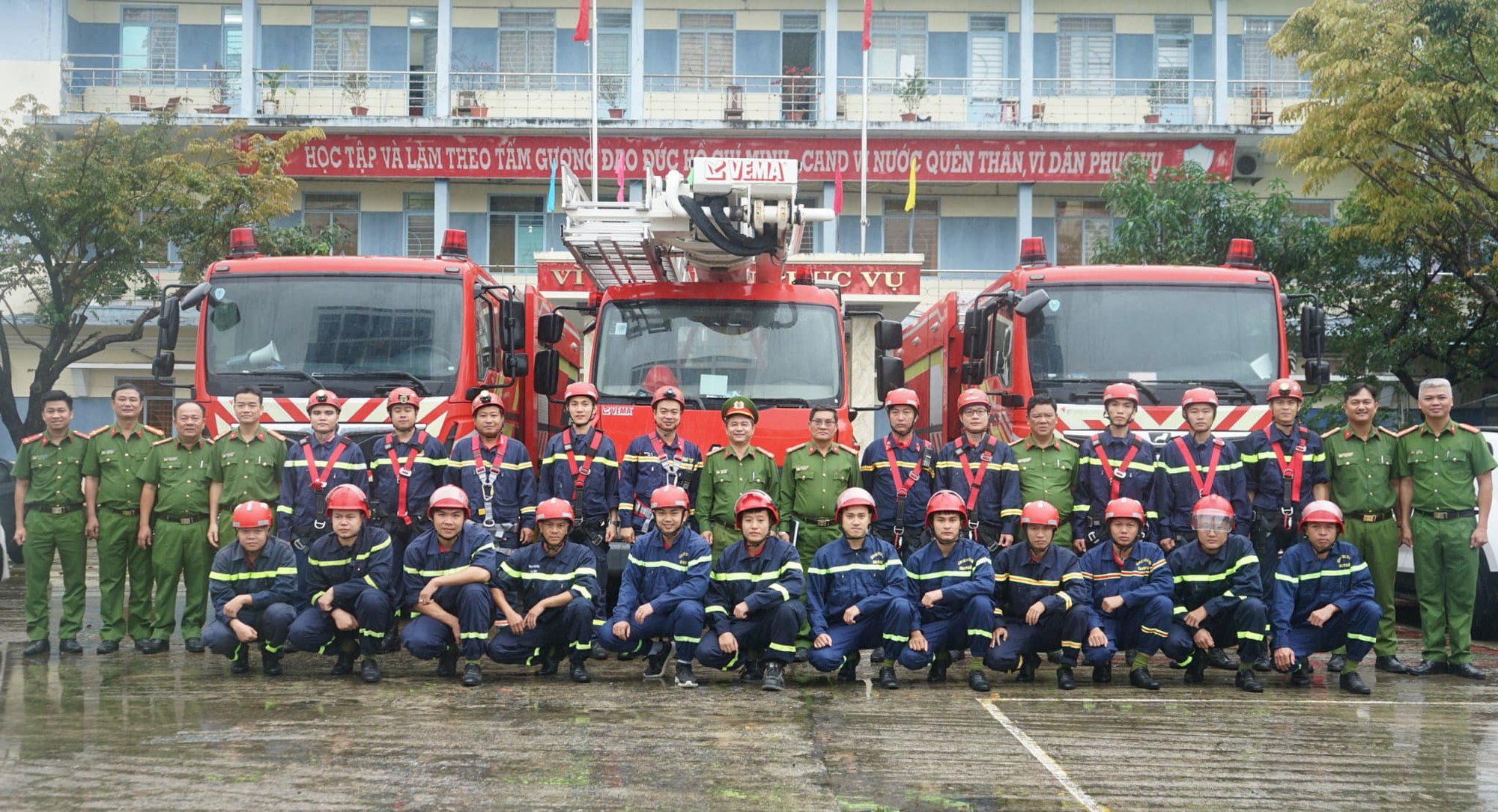 Đà Nẵng ra mắt Tổ chữa cháy và cứu nạn cứu hộ đặc biệt- Ảnh 1.
