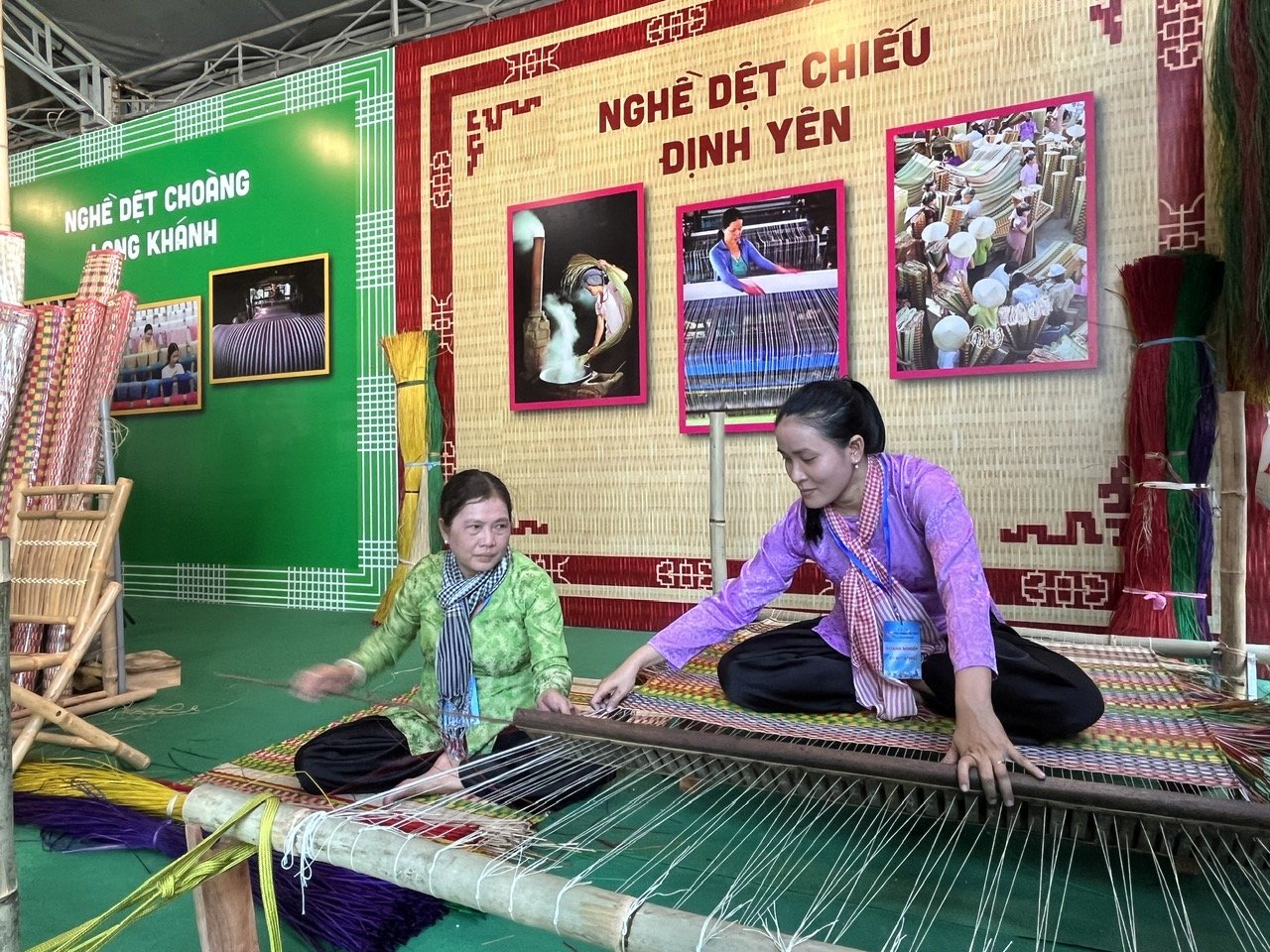Chi&ecirc;m ngưỡng l&agrave;ng nghề dệt chiếu, l&agrave;m nhang, nặn t&ograve; he, m&acirc;y tre l&aacute;... ngay tại TP HCM- Ảnh 7.