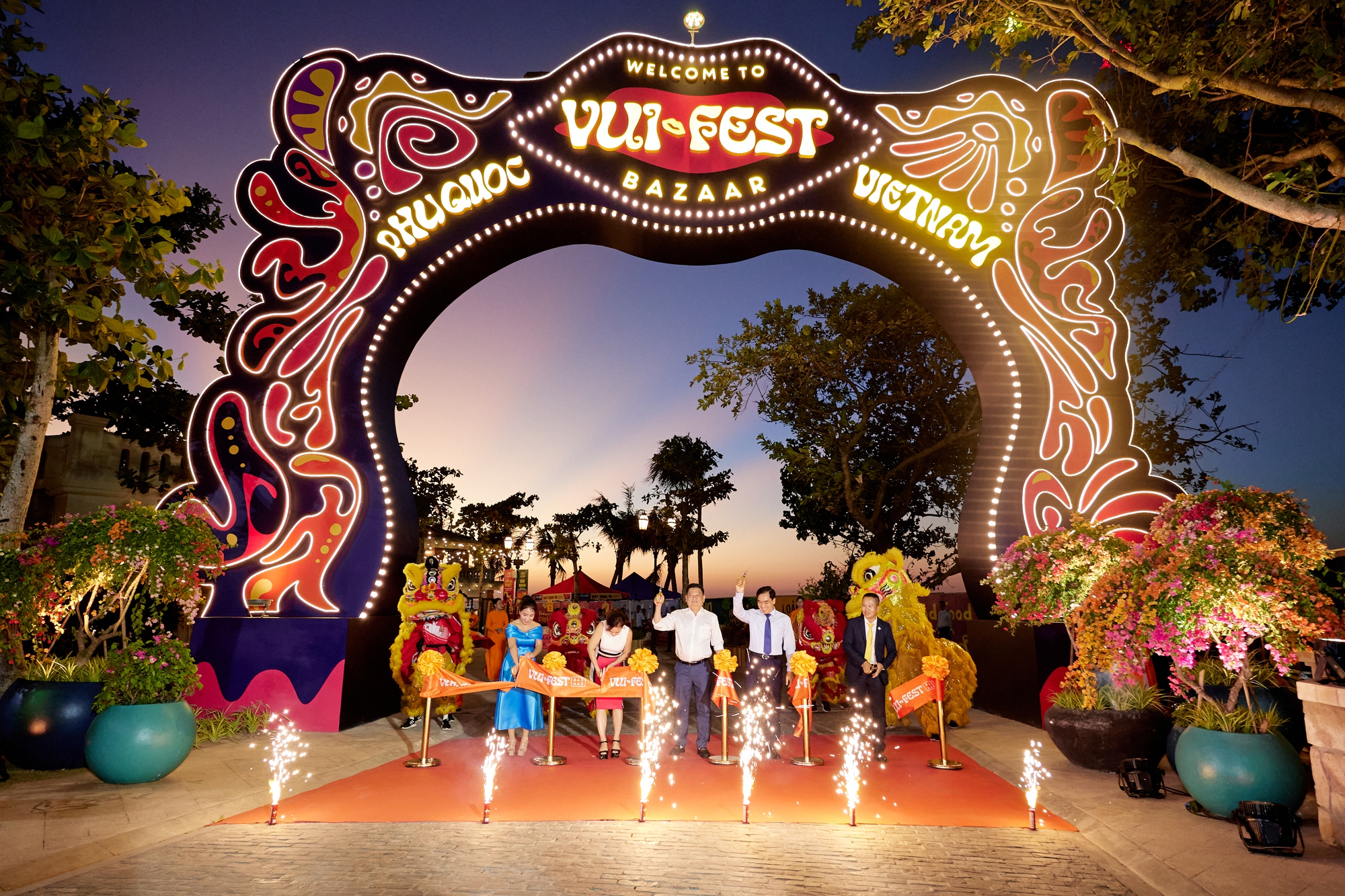 Chợ đêm bên biển VUI-Fest Bazaar – địa điểm ăn chơi “vui phết” tại Phú Quốc- Ảnh 1.