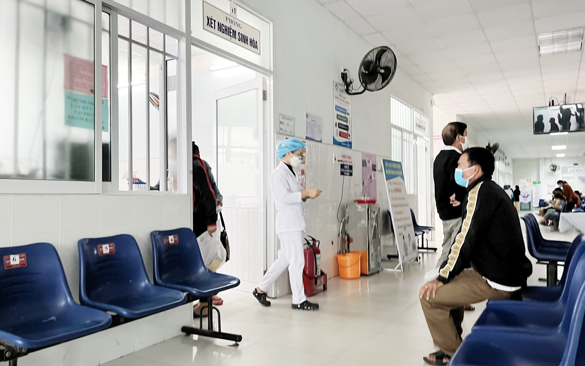 Quảng Nam mời 9 gói thầu vật tư y tế gần 600 tỉ đồng