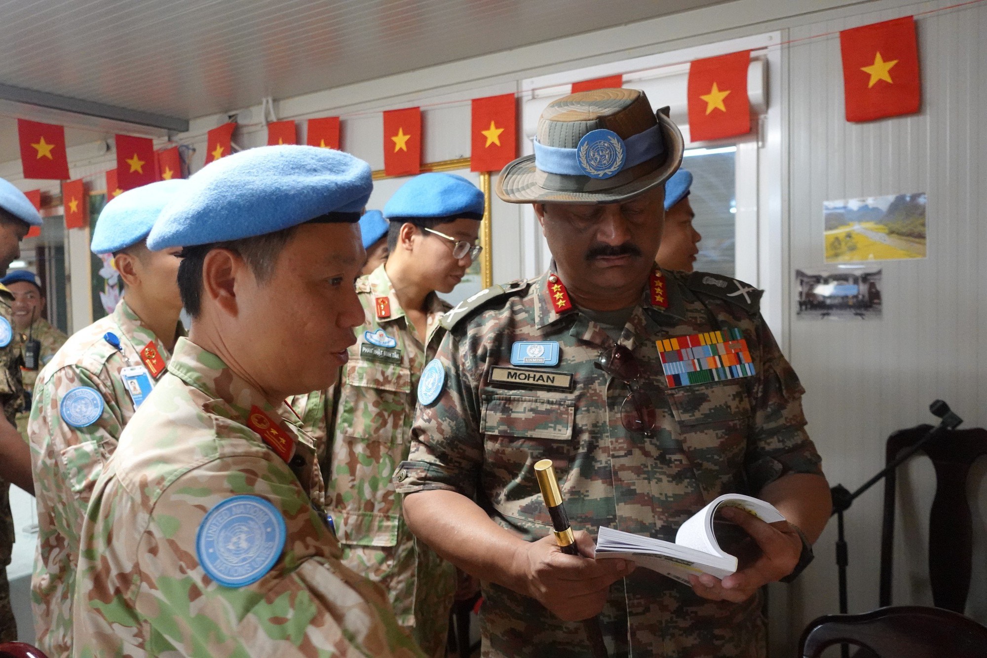 Tư lệnh Qu&acirc;n sự Ph&aacute;i bộ UNMISS ấn tượng với Qu&acirc;n đội Việt Nam- Ảnh 3.