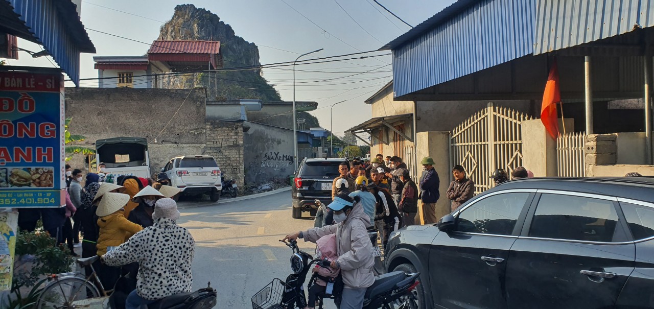 Vụ sát hại người phụ nữ giao gas, phi tang: Nghi phạm thực nghiệm tại hiện trường- Ảnh 1.