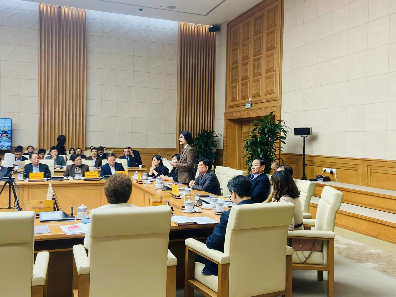 Đạo diễn Ho&agrave;ng Nhật Nam: "C&ocirc;ng ty Sen V&agrave;ng lấy lỗ l&agrave;m lời"

- Ảnh 4.