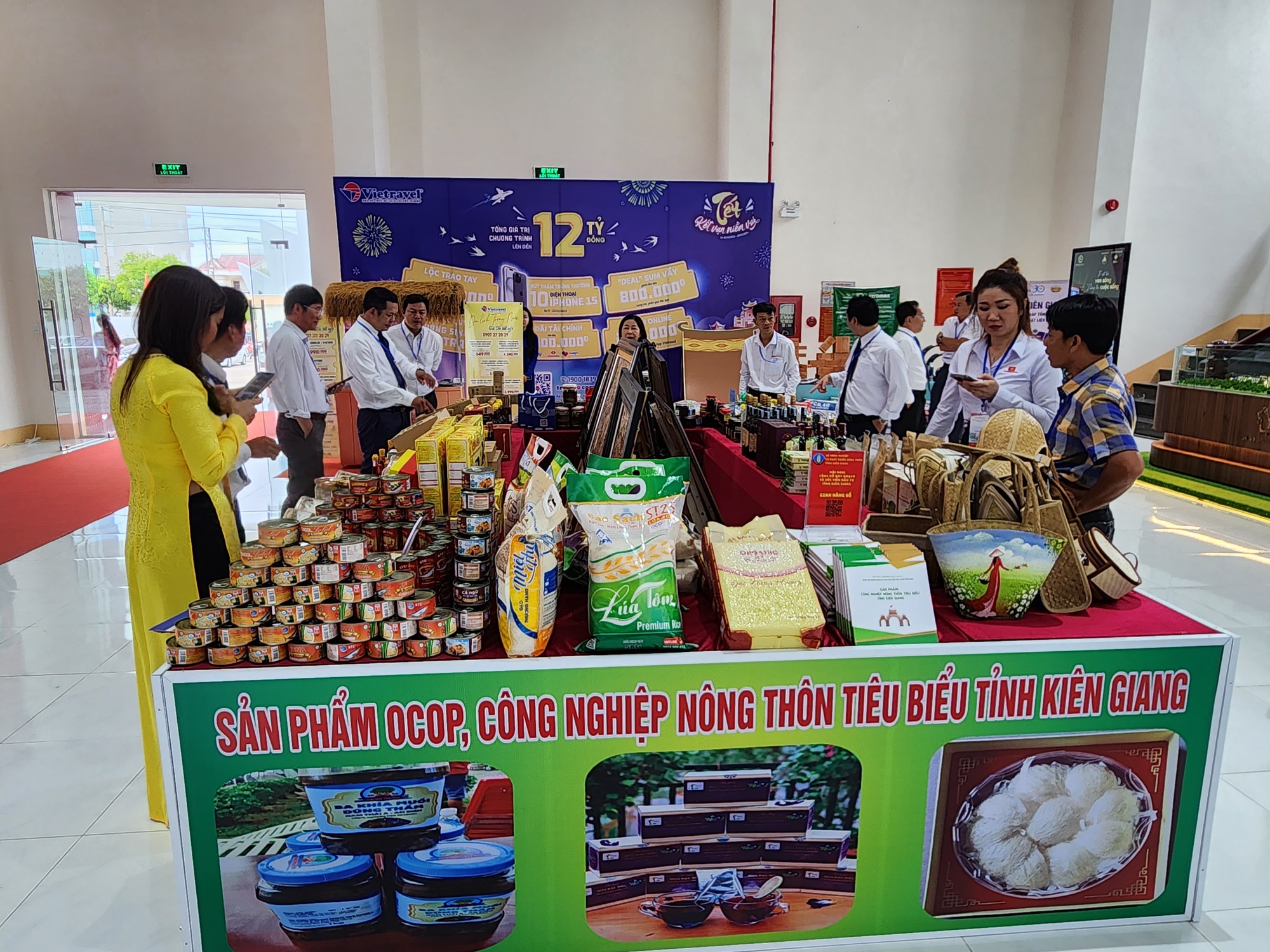 Ki&ecirc;n Giang l&agrave;m gi&agrave;u v&agrave; mạnh l&ecirc;n từ biển- Ảnh 5.