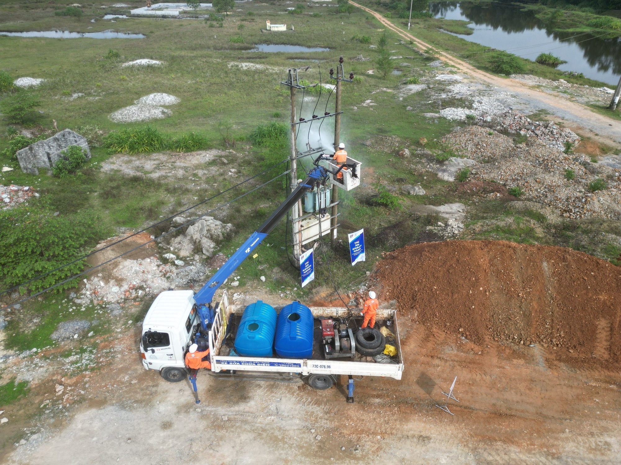 EVNCPC triển khai chương trình Tri ân khách hàng- Ảnh 3.