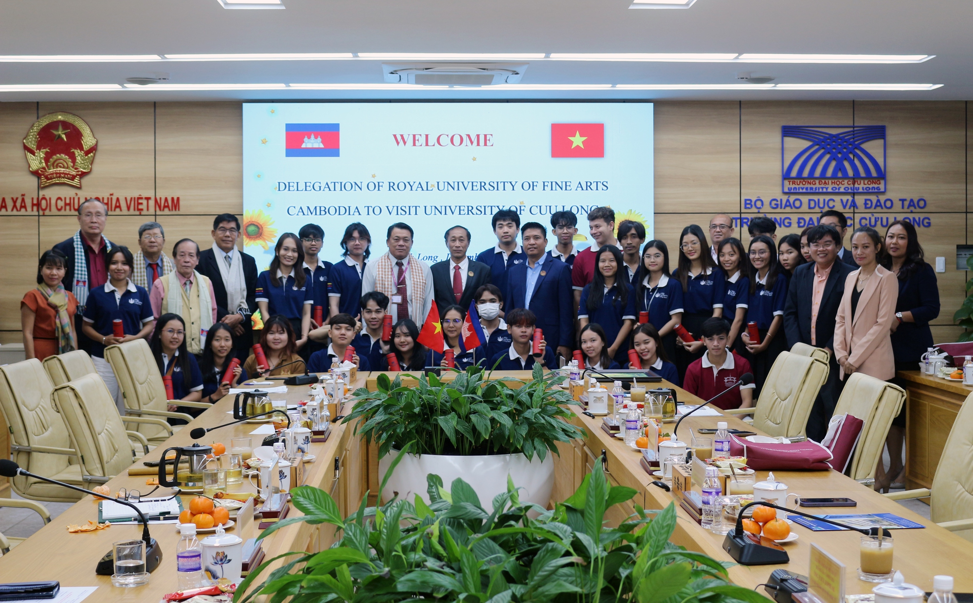 Trường ĐH Mỹ thuật Hoàng gia Campuchia và Trường ĐH Cửu Long mong muốn cùng hợp tác- Ảnh 9.