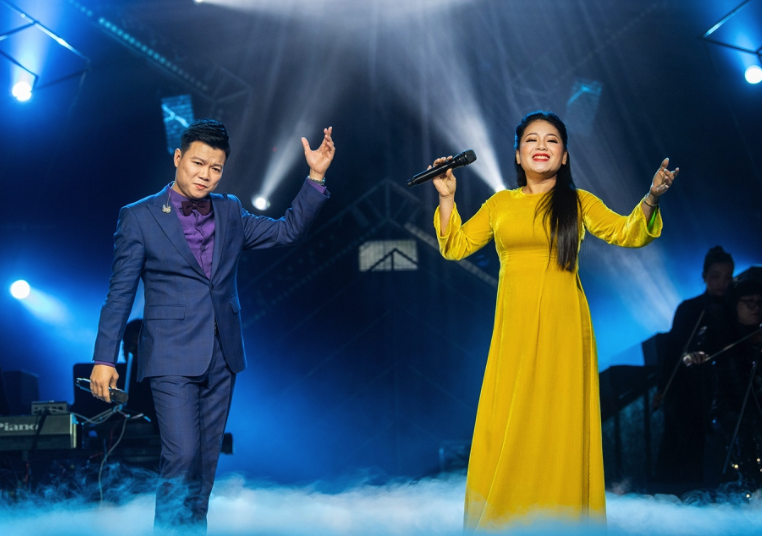Anh Thơ song ca giọng ng&agrave;o c&ugrave;ng Vũ Thắng Lợi- Ảnh 1.