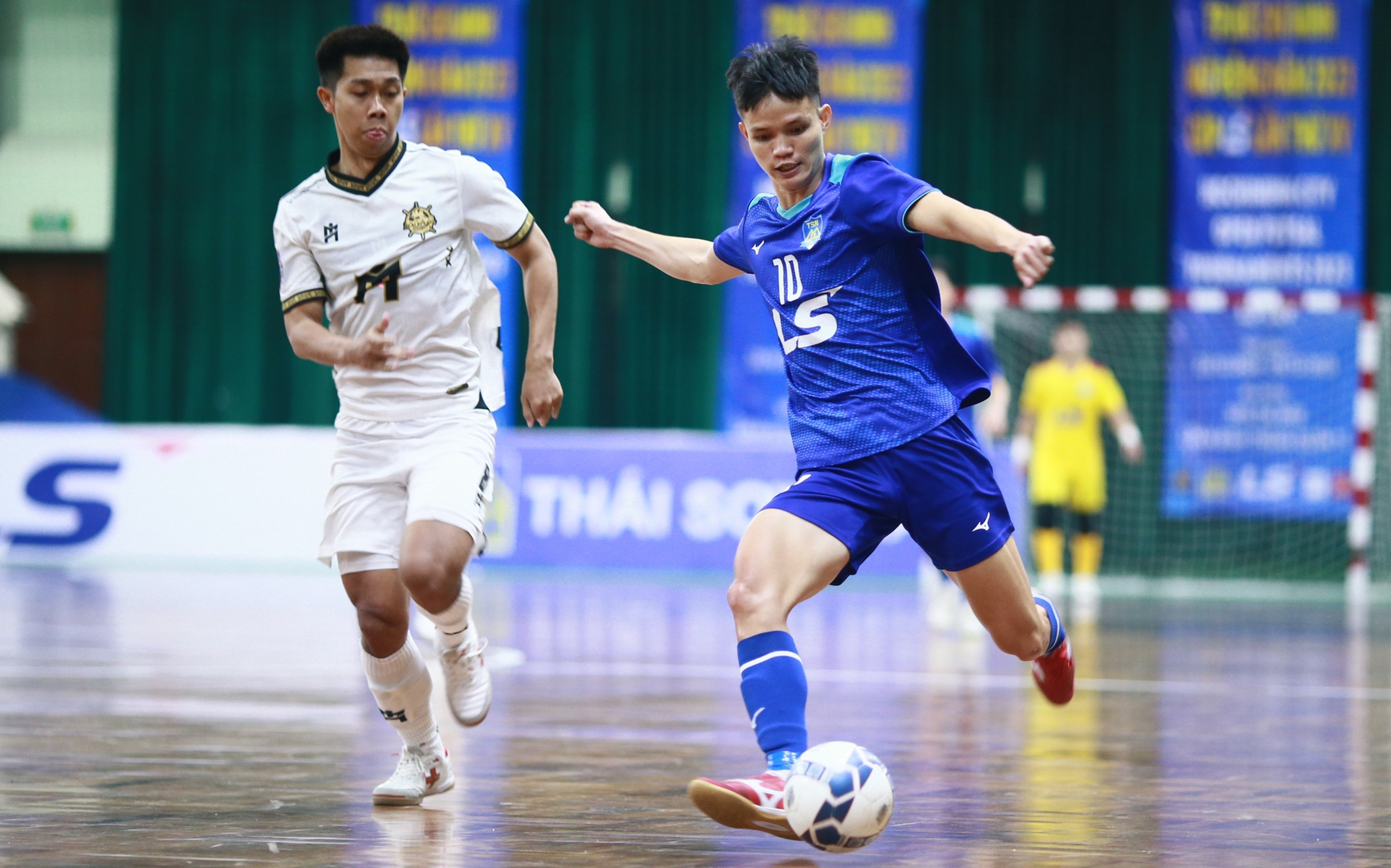 Th&aacute;i Sơn Nam bị &aacute; qu&acirc;n futsal Thai League cầm h&ograve;a