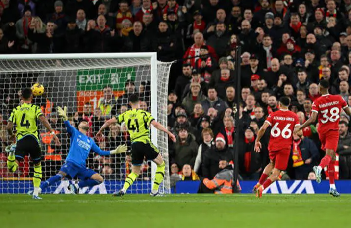 H&ograve;a Liverpool, fan Arsenal vừa mừng vừa lo- Ảnh 6.