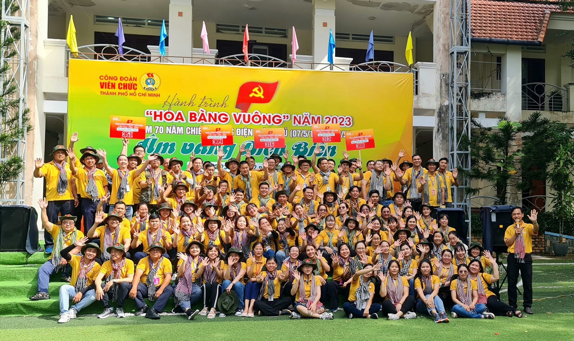 106 đo&agrave;n vi&ecirc;n ưu t&uacute; tham gia H&agrave;nh tr&igrave;nh &ldquo;Hoa b&agrave;ng vu&ocirc;ng&rdquo;- Ảnh 1.