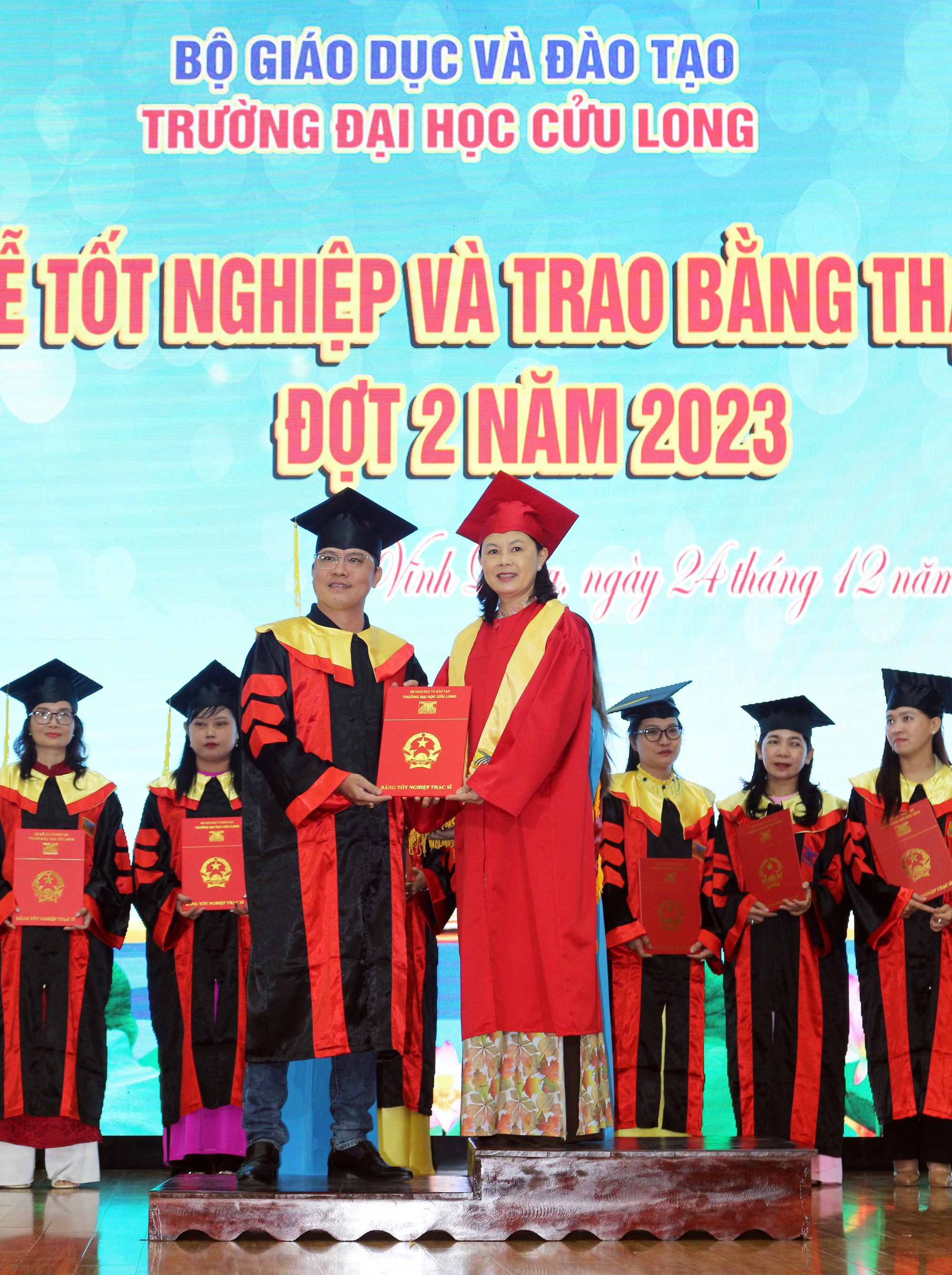 Trường ĐH Cửu Long trao bằng thạc sĩ cho 123 học vi&ecirc;n- Ảnh 4.