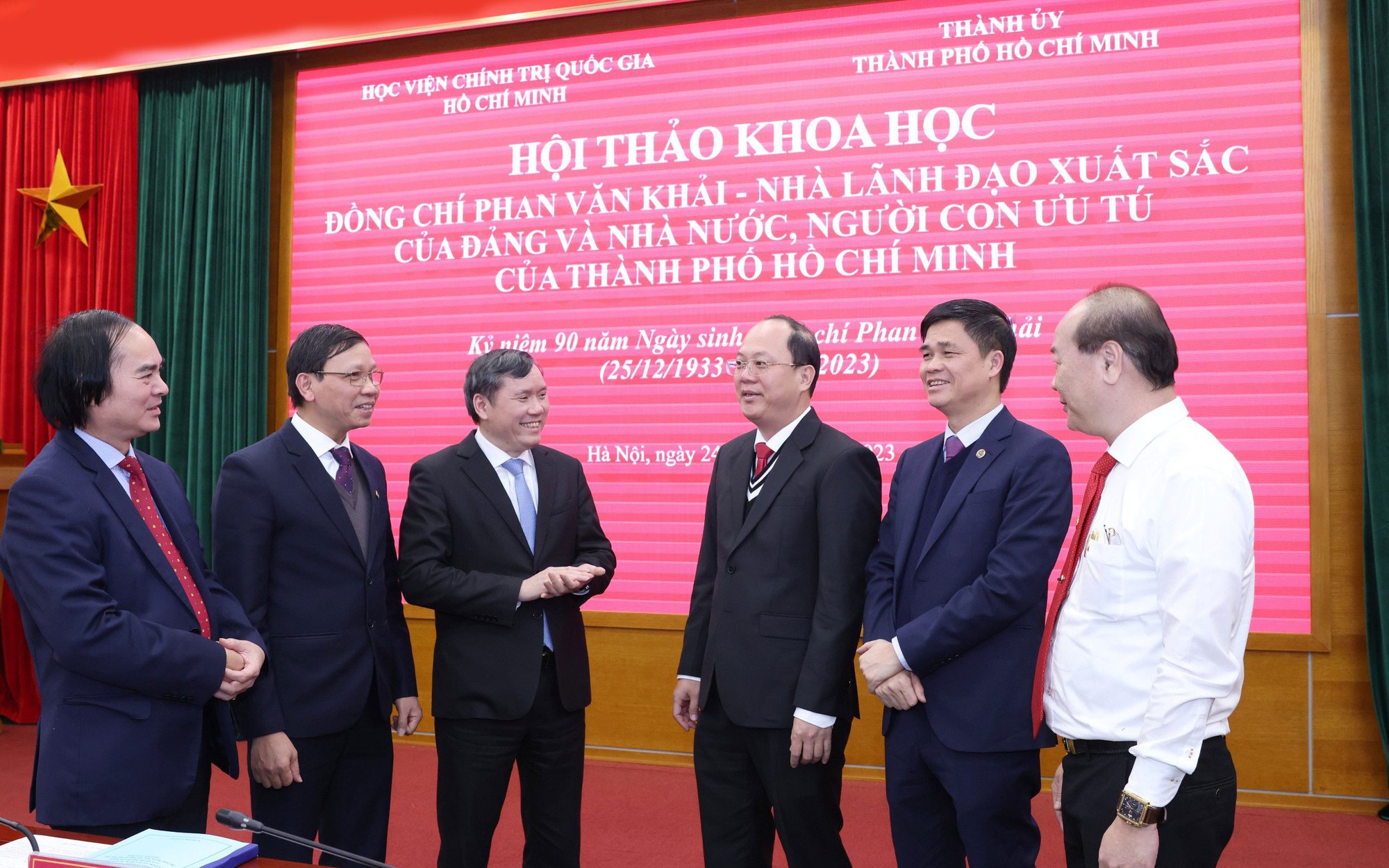 Thủ tướng Phan Văn Khải luôn quan tâm đến người lao động