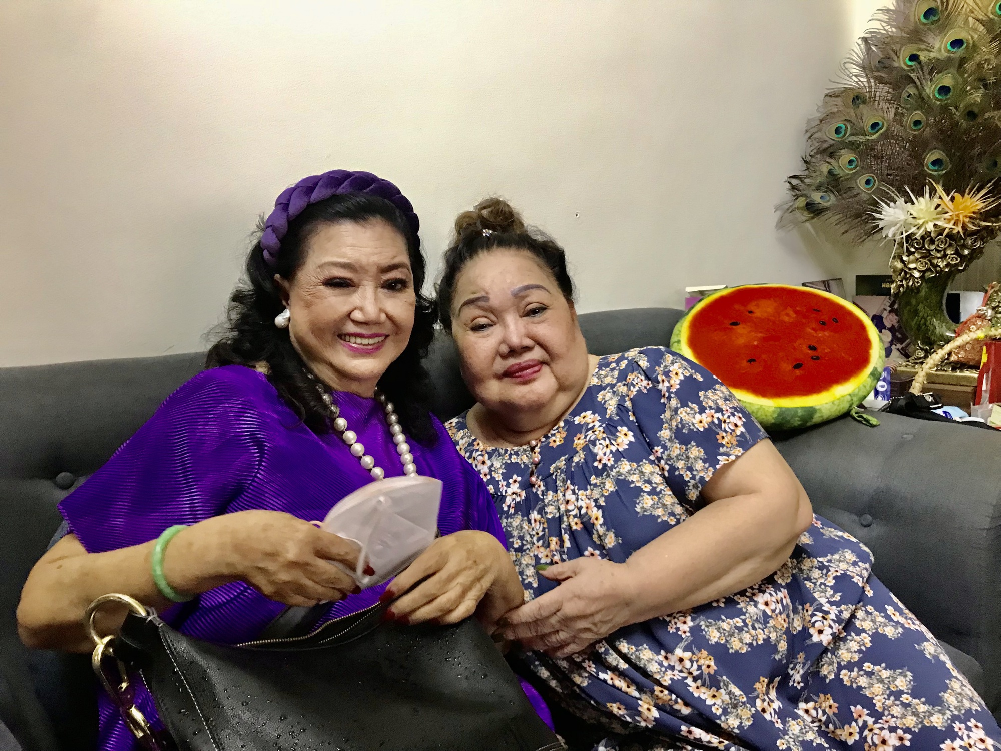 NSND Ngọc Gi&agrave;u khoe bức ảnh kỷ niệm ng&agrave;y Gi&aacute;ng sinh với danh ca Ho&agrave;i Thanh- Ảnh 2.