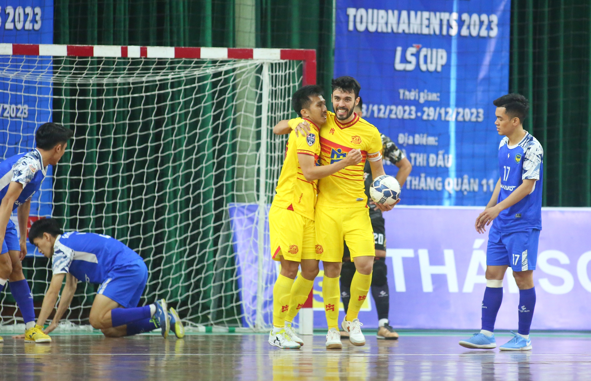 Thắng Sahako, CLB futsal Th&aacute;i Lan v&agrave;o b&aacute;n kết- Ảnh 1.