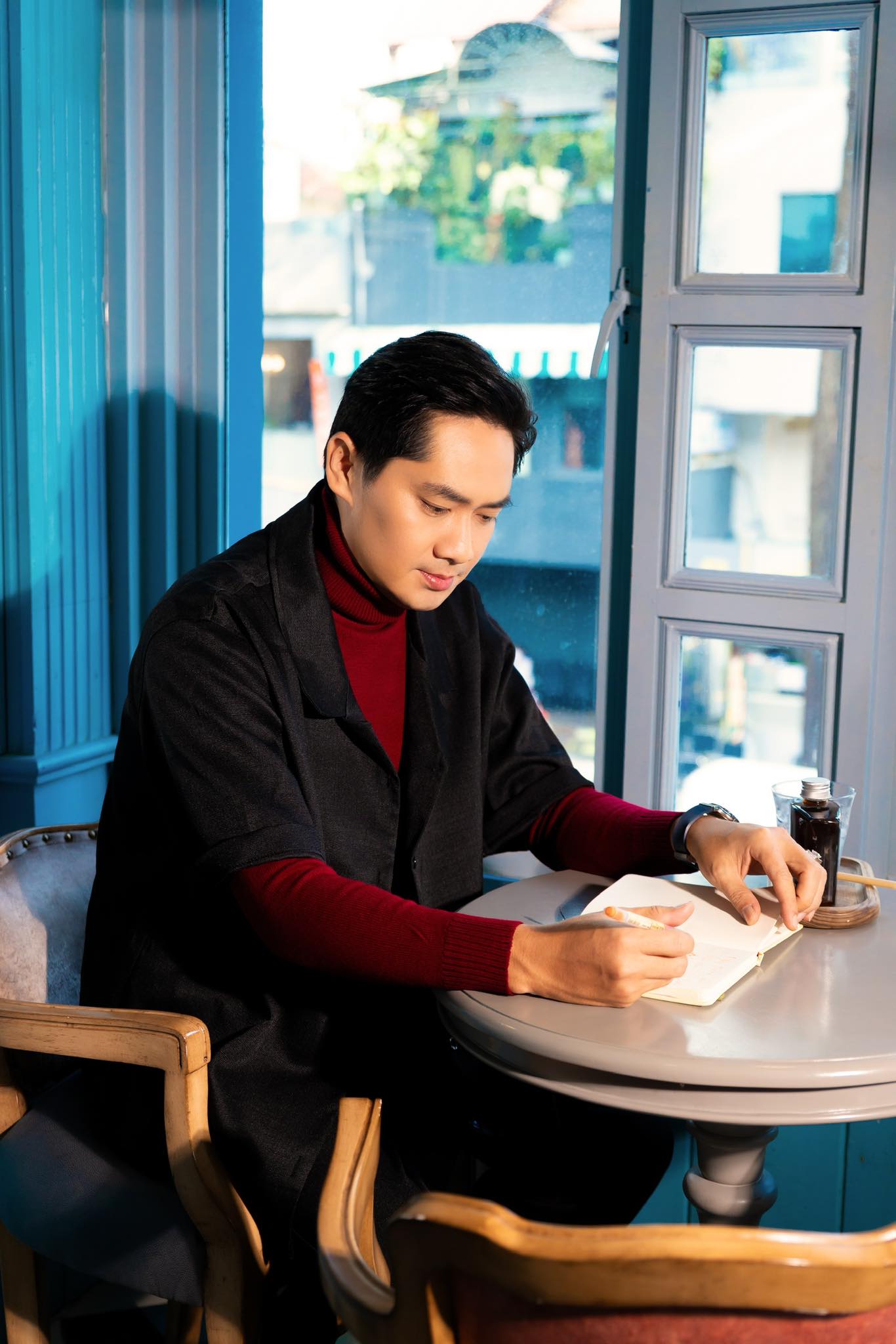 Diễn viên Minh Luân có phải đại gia?
- Ảnh 1.