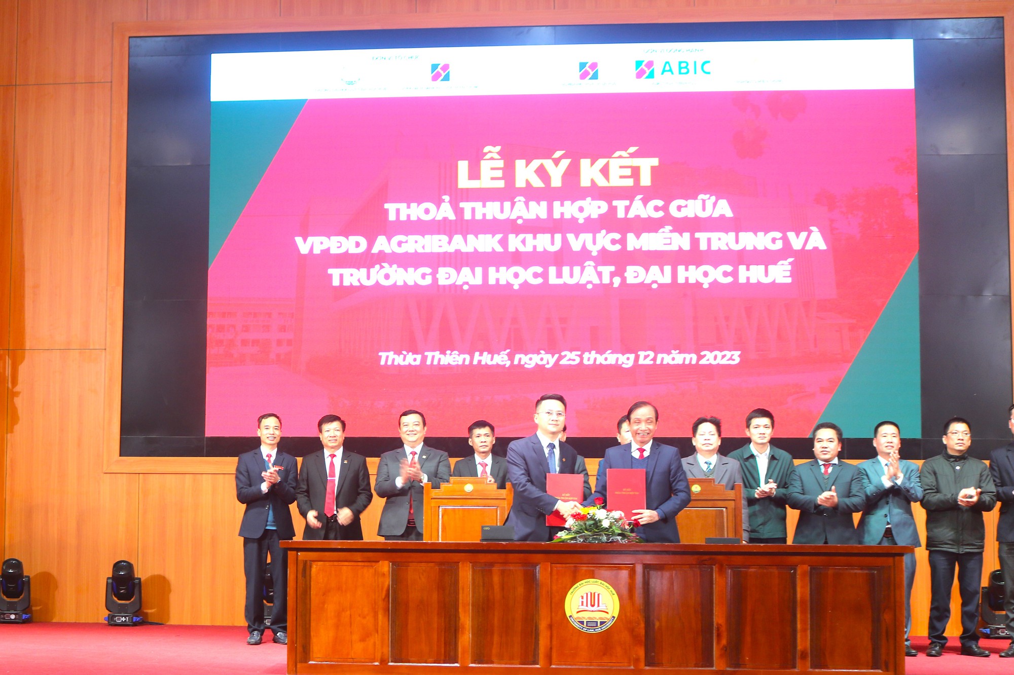 Trường ĐH Luật - ĐH Huế hợp tác với Agribank miền Trung- Ảnh 1.