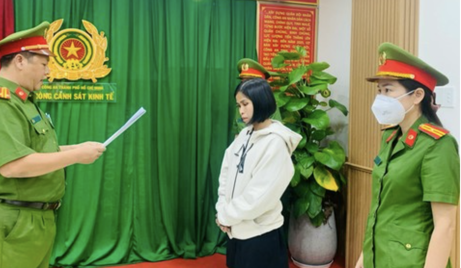 C&ocirc;ng an TP HCM ph&aacute;t hiện sai phạm tại ph&ograve;ng giao dịch một ng&acirc;n h&agrave;ng- Ảnh 1.