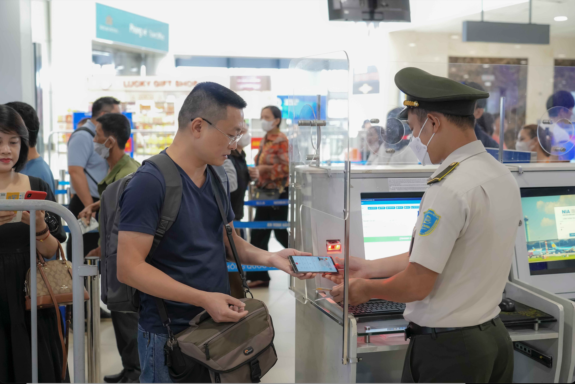 Năm 2024, triển khai ứng dụng xác thực sinh trắc học toàn phần đối với khách đi máy bay- Ảnh 1.