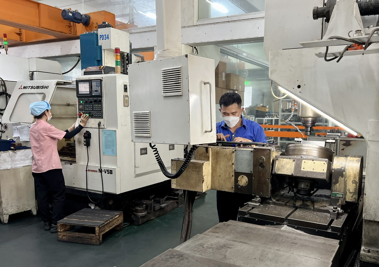 Những điểm nghẽn, nghịch l&yacute; của thị trường lao động TP HCM- Ảnh 2.