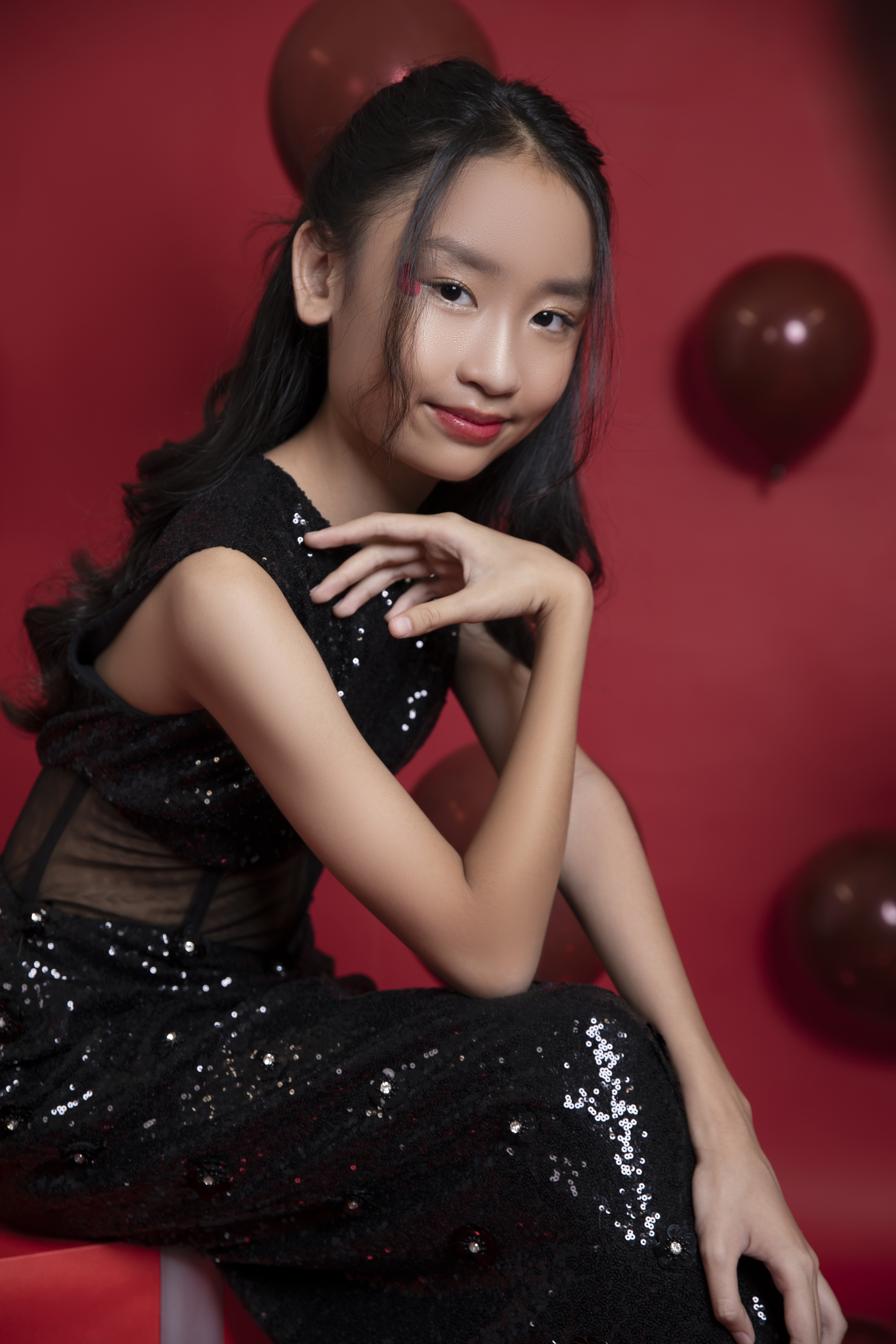 11 tuổi, cao 1,58m, Sarah Trần đốn tim khán giả
- Ảnh 1.