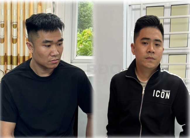 C&ocirc;ng an B&igrave;nh Định dừng xe kh&aacute;ch, bắt 2 đối tượng trốn lệnh truy n&atilde;- Ảnh 1.