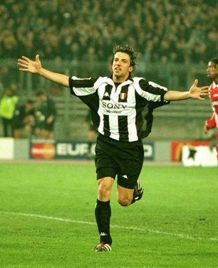 Đội hình vĩ đại nhất mọi thời đại của Serie A - Ảnh 11.