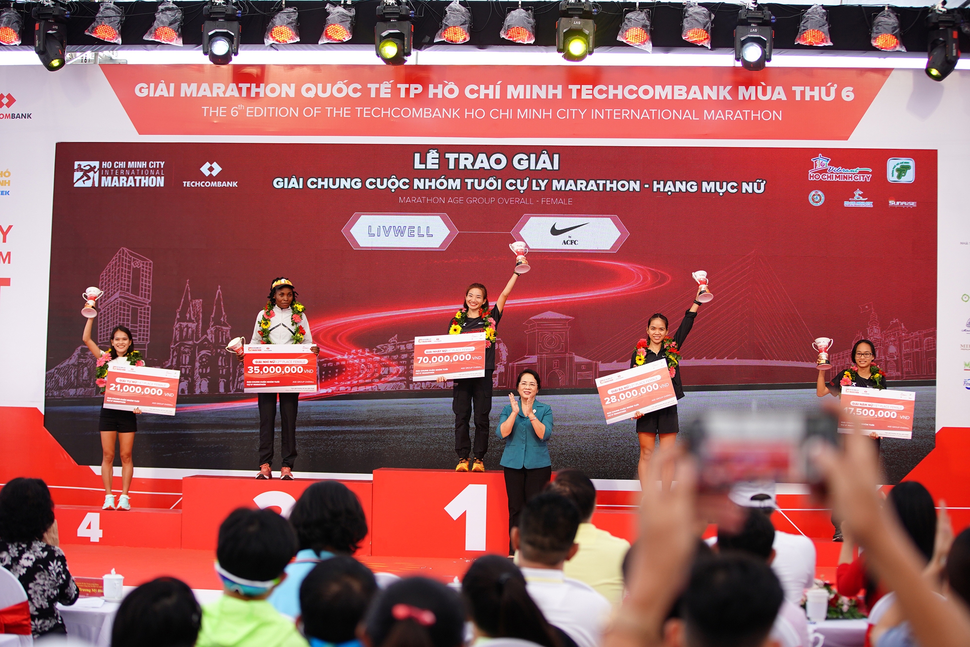 C&aacute;c nữ runner Việt Nam vượt trội trong giải Marathon Quốc tế Th&agrave;nh phố Hồ Ch&iacute; Minh Techcombank m&ugrave;a thứ 6- Ảnh 2.