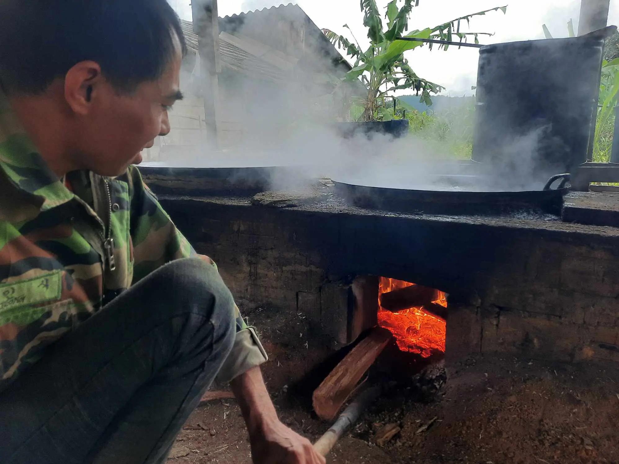 “Thủ phủ” mật mía Hà Tĩnh tất bật vào mùa sản xuất cho dịp tết Nguyên đán- Ảnh 1.