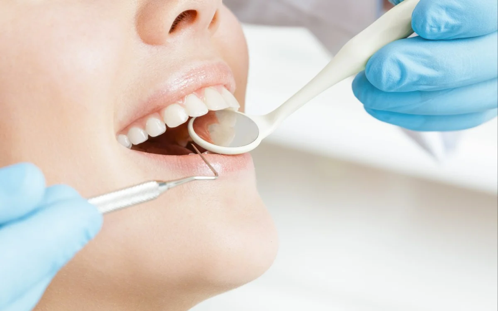 Xử cùng lúc 28 chiếc răng sâu, nha sĩ bị bệnh nhân kiện