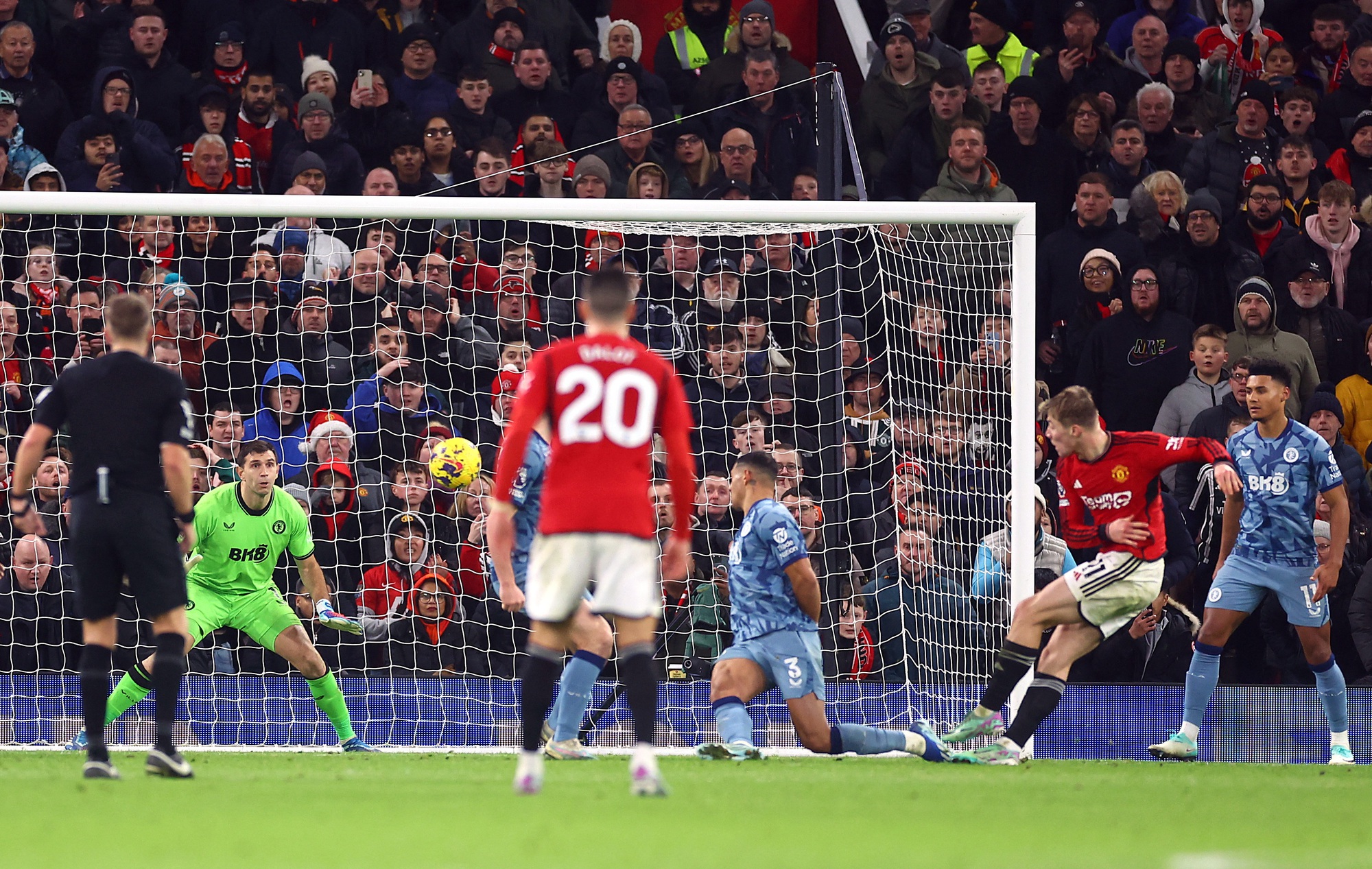Hojlund nổ s&uacute;ng, Man United quật ng&atilde; Aston Villa ng&agrave;y Lễ tặng qu&agrave;- Ảnh 6.