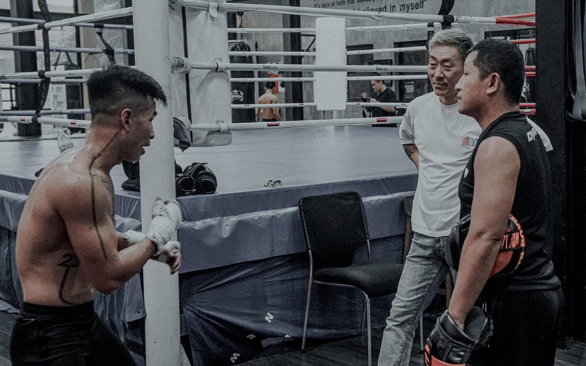 Võ sĩ Trần Văn Thảo xuất ngoại so găng ở Hàn Quốc